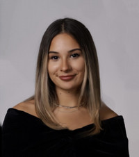 priscila haro's headshot